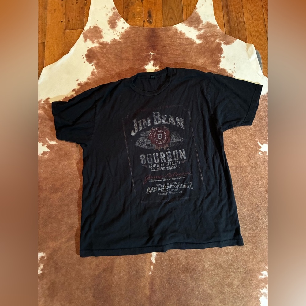 Jim Beam Alcohol t-shirt
size large
It's alittle faded
